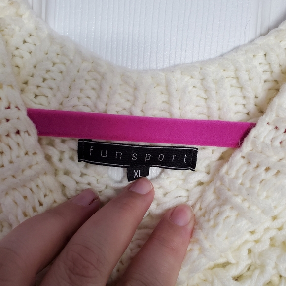 Cute knit sweater with bobbles - Picture 4 of 5